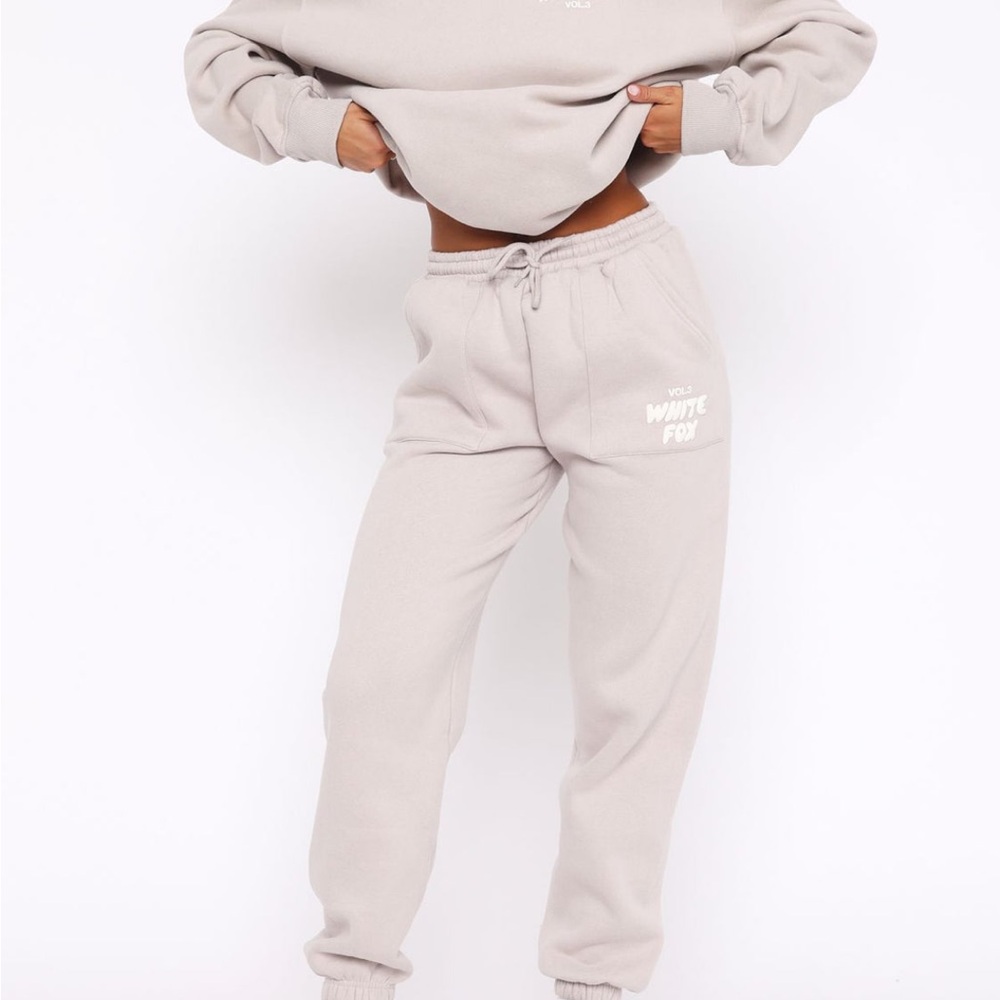 Authentic White Fox Offstage Sweatpants XS Moon